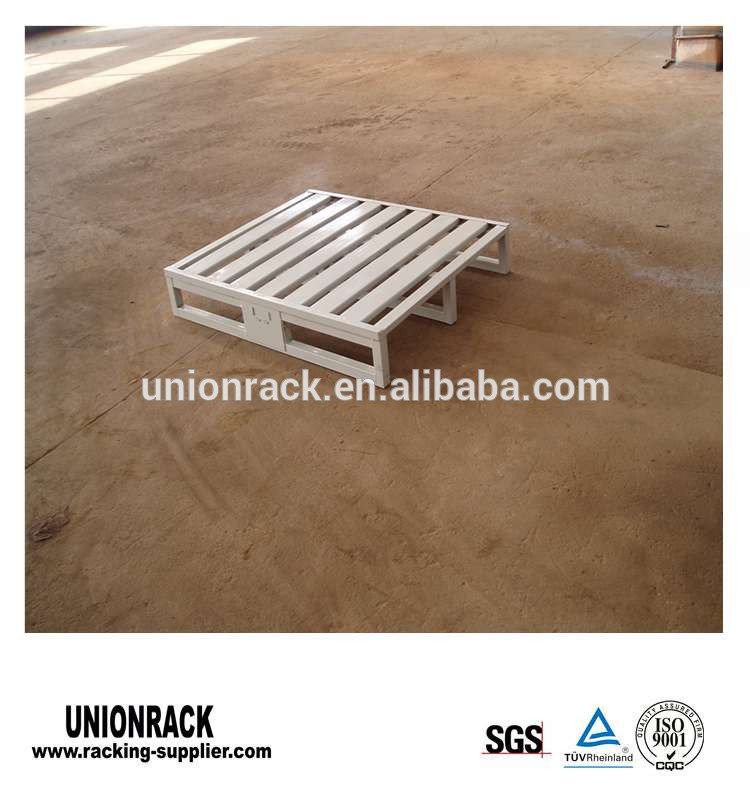 2 entry way euro steel pallet